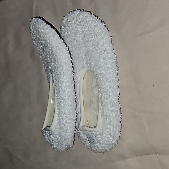 NEW World's Softest Women's Cozy Slippers Womens Medium Cream Non-Slip Soft - Picture 6 of 8
